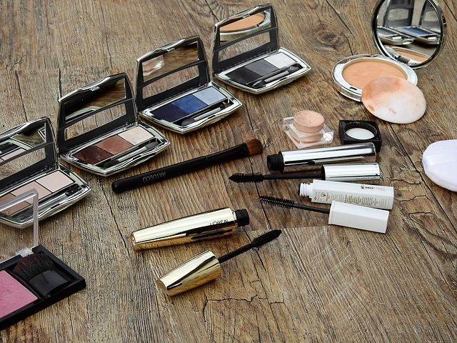 An Absolute Beginner's Guide to Makeup