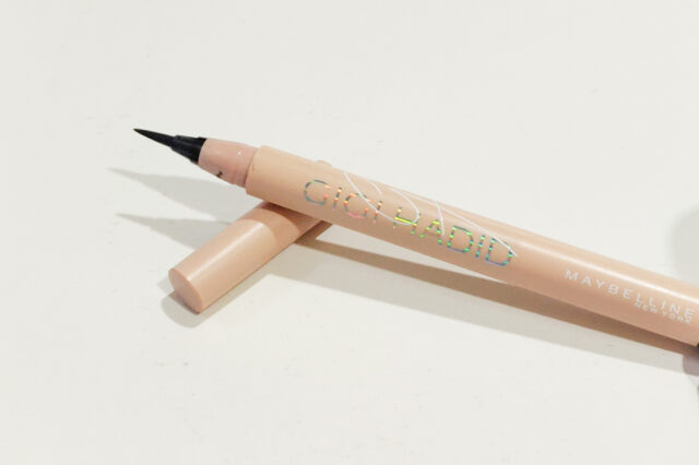 Gigi Hadid liquid liner